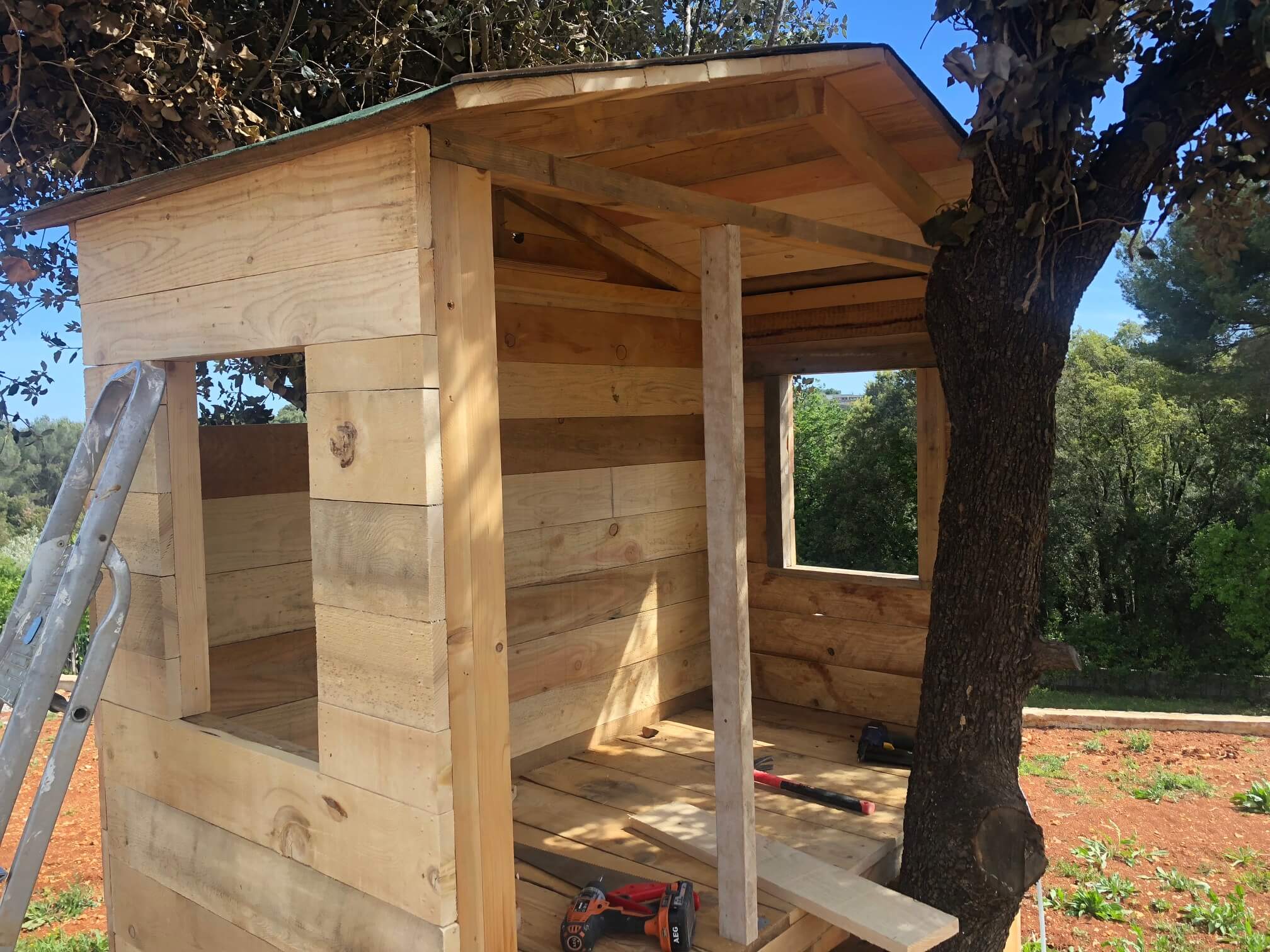 Construction de cabanes pour enfants à Antibes - Azur Tradibat